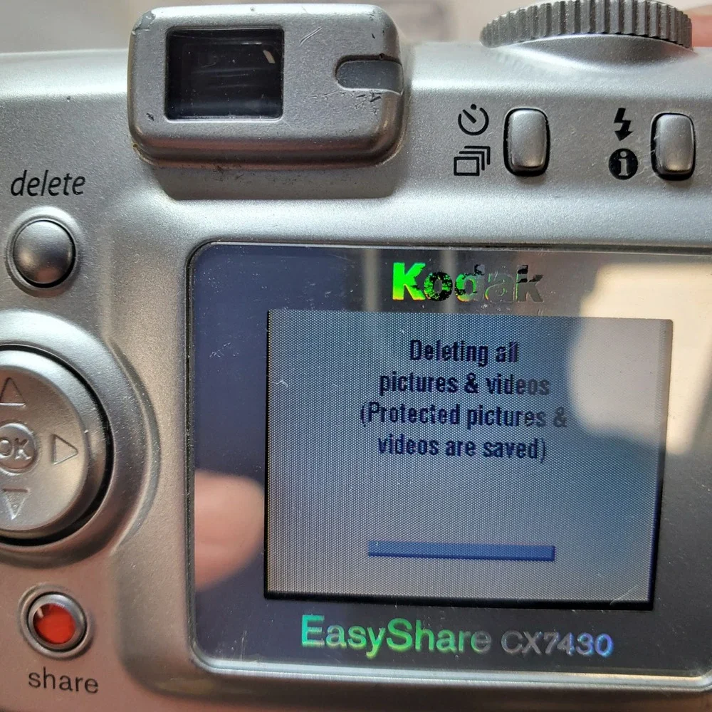 Kodak EasyShare CX7430 Digital Camera Silver 4.0MP 3x Zoom Y2K Retro Digicam Box